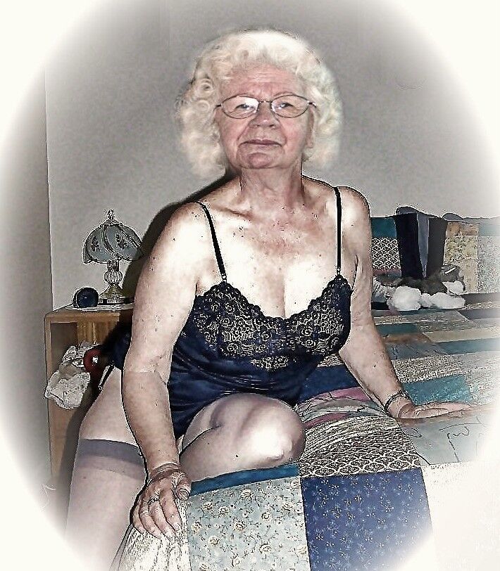 Mildred Loves To Pose Mature Porn Photo