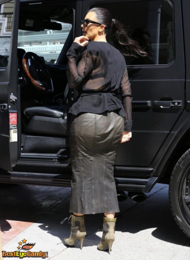 Free porn pics of Kim Kardashian ( Tits and Ass) 6 of 40 pics