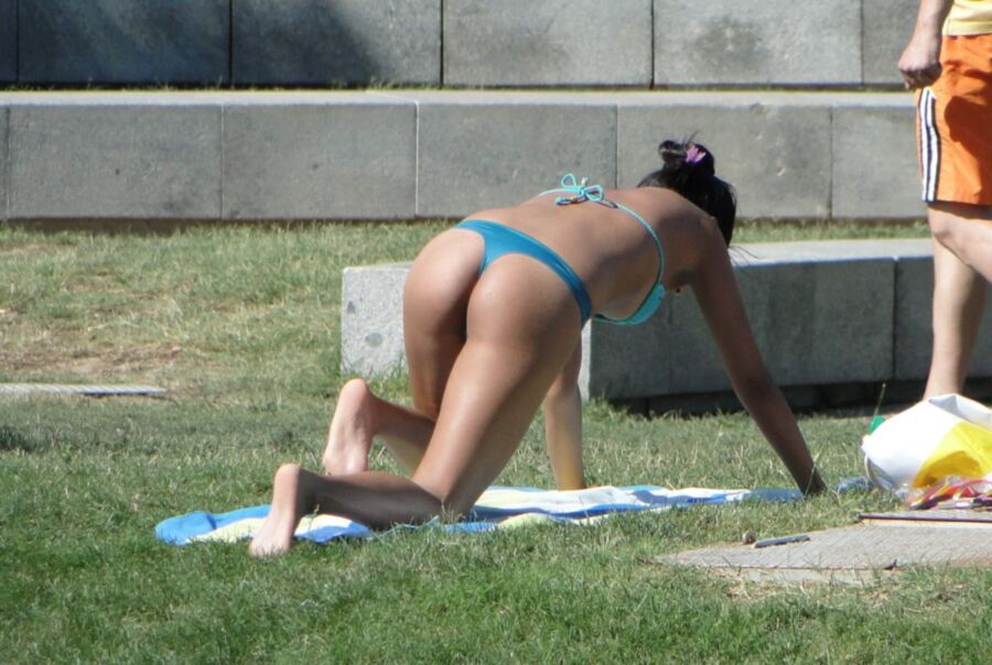 Girls with a perfect ass 1 of 35 pics