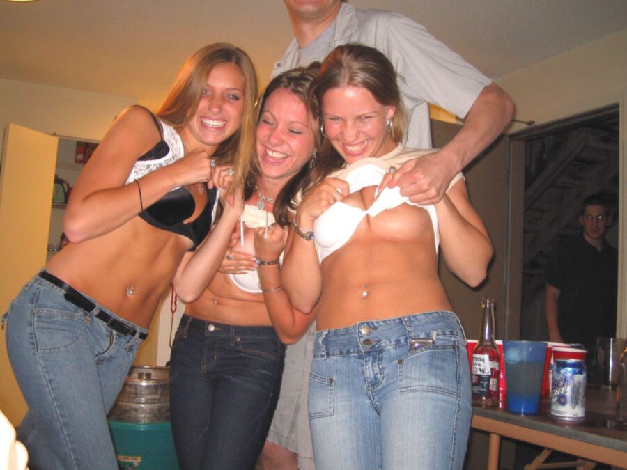 Free porn pics of Fun Party Girls! 8 of 124 pics