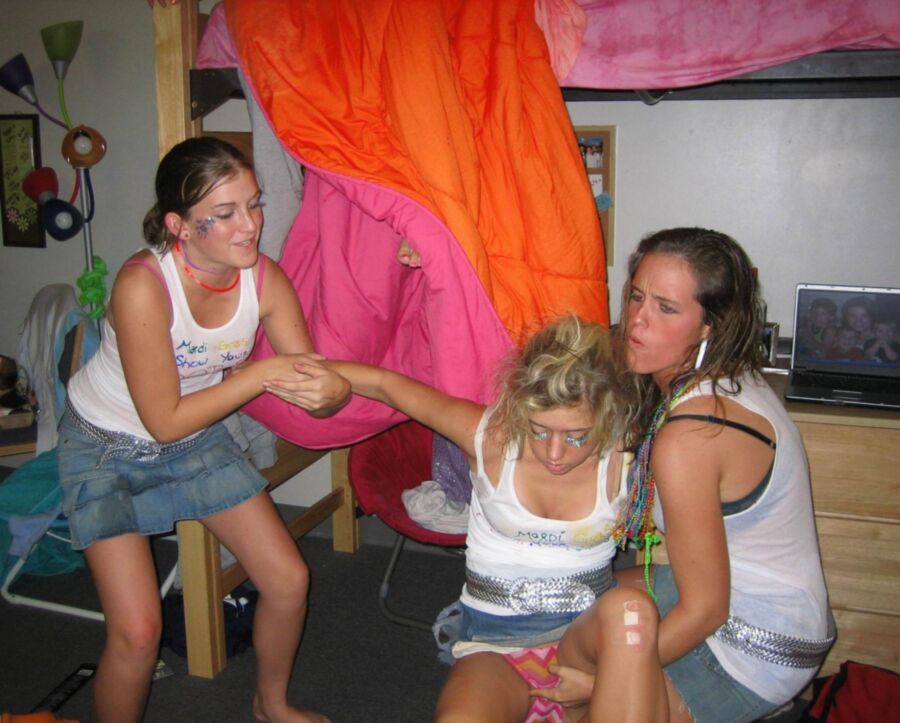 Free porn pics of Fun Party Girls! 9 of 124 pics