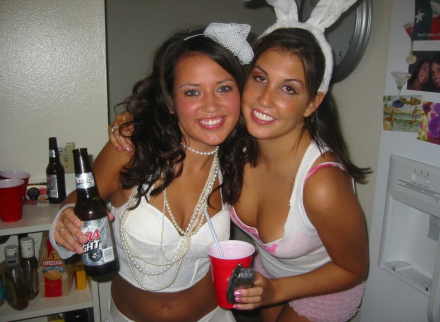Free porn pics of Fun Party Girls! 13 of 124 pics