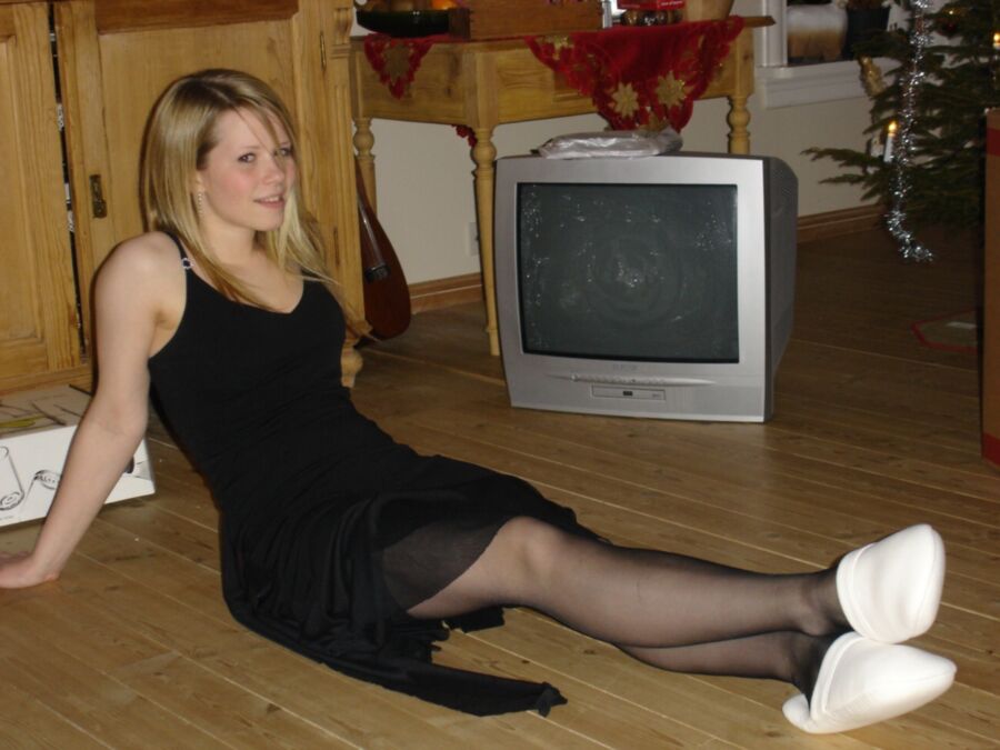 Free porn pics of pantyhose socks teen and wife for distribution 7 of 83 pics