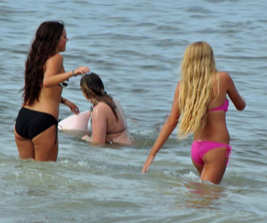 Free porn pics of Long-haired teen blonde and brunette - sexy pair at the sea 3 of 12 pics
