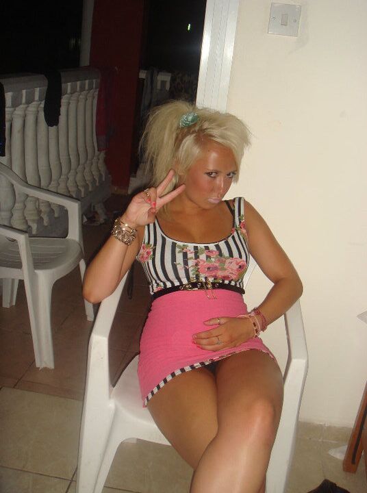 Free porn pics of uk blonde chav jess is a complete slag 12 of 70 pics