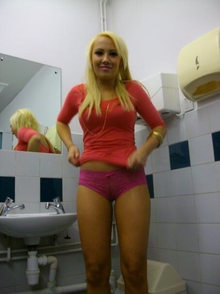 Free porn pics of uk blonde chav jess is a complete slag 16 of 70 pics