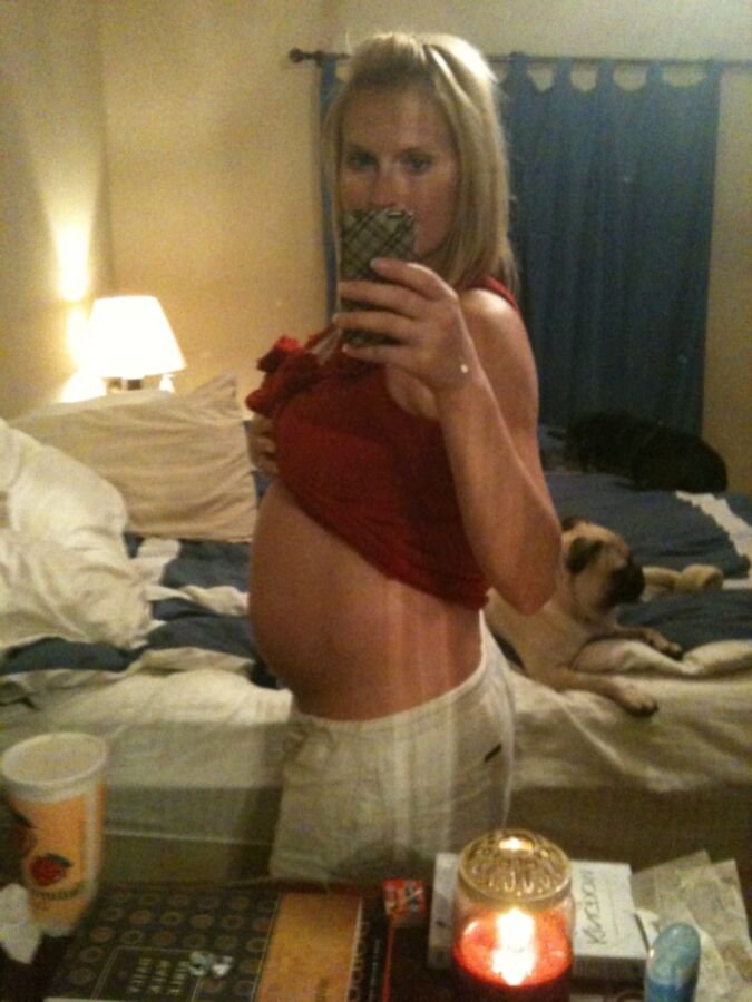 Free porn pics of fake tittied milf gets pregnant 23 of 40 pics