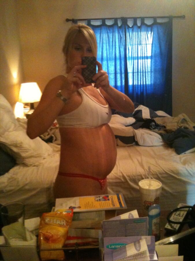 Free porn pics of fake tittied milf gets pregnant 7 of 40 pics