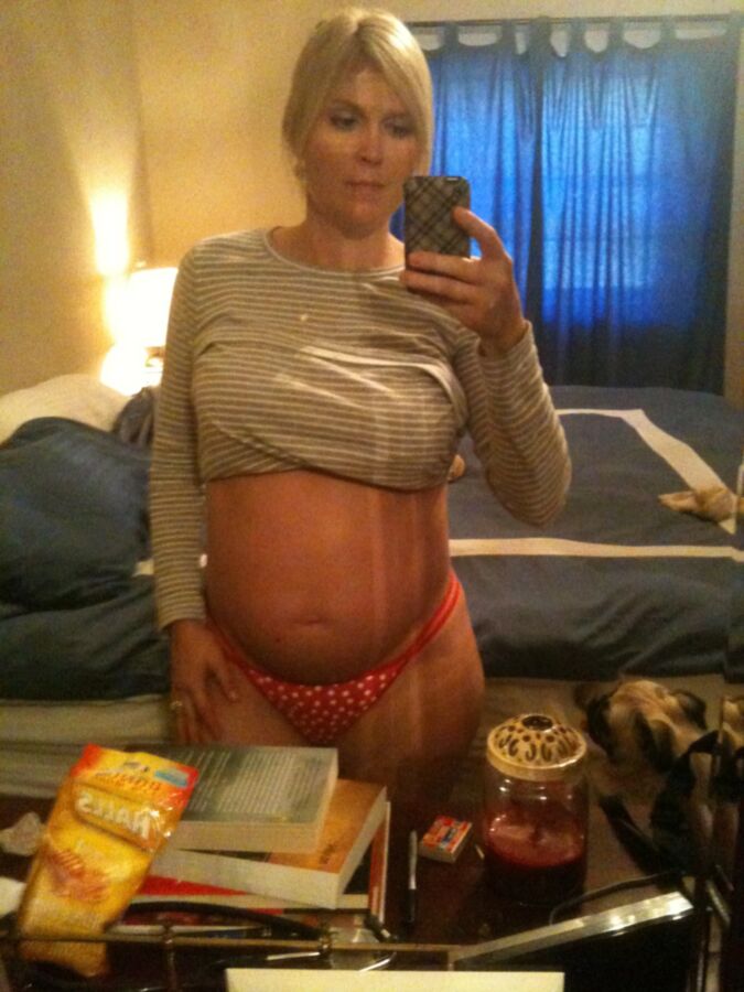 Free porn pics of fake tittied milf gets pregnant 24 of 40 pics