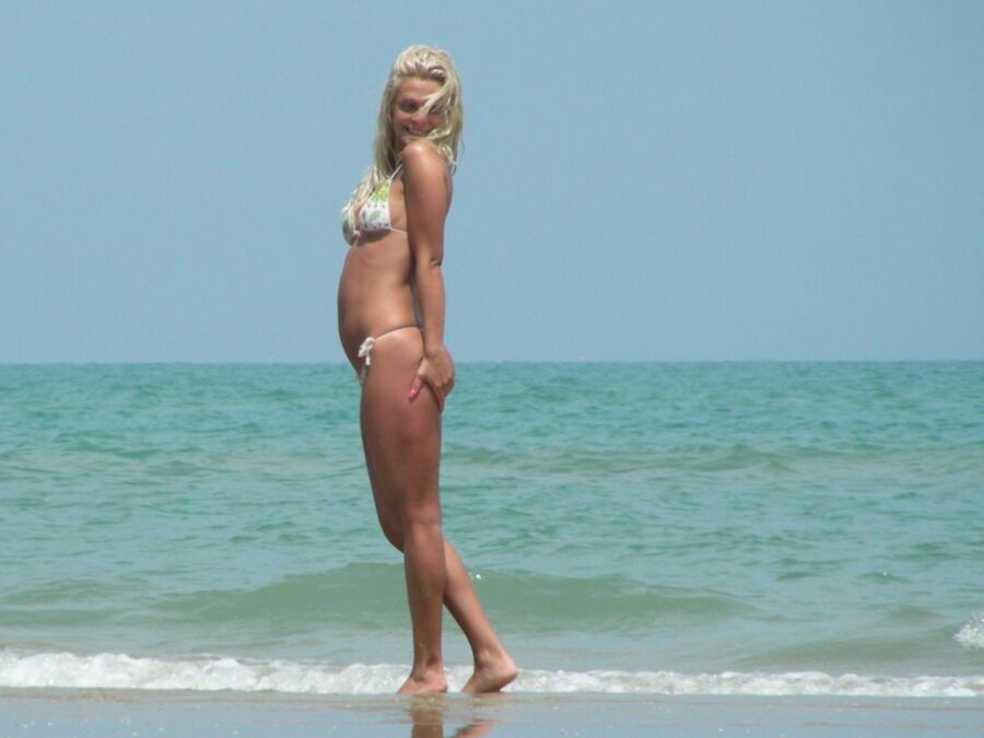 Free porn pics of Italian Beach voyeur pics 3 of 38 pics