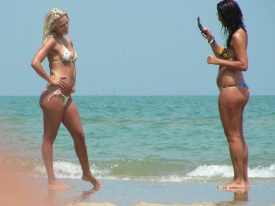 Free porn pics of Italian Beach voyeur pics 6 of 38 pics