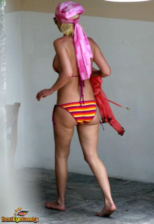 Free porn pics of Tara Reid (Bikini Ass) 1 of 15 pics