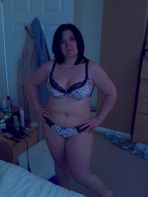 Free porn pics of Karen, UK chubby milf 15 of 122 pics