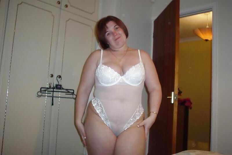Free porn pics of Karen, UK chubby milf 2 of 122 pics