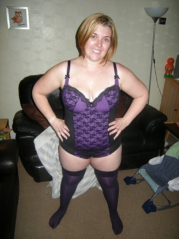 Free porn pics of Karen, UK chubby milf 23 of 122 pics