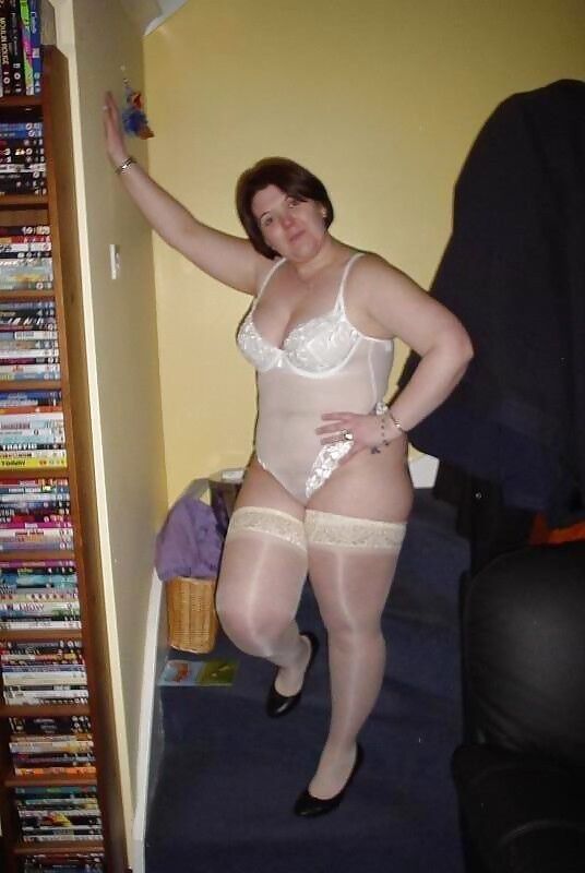 Free porn pics of Karen, UK chubby milf 9 of 122 pics