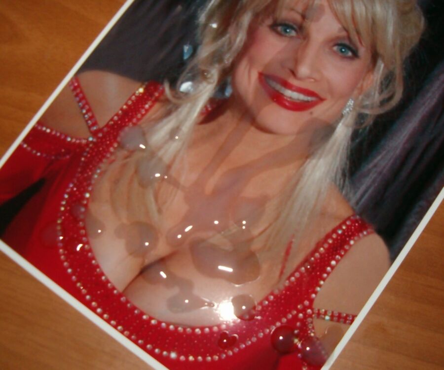 Free porn pics of Dolly Parton 6 of 8 pics