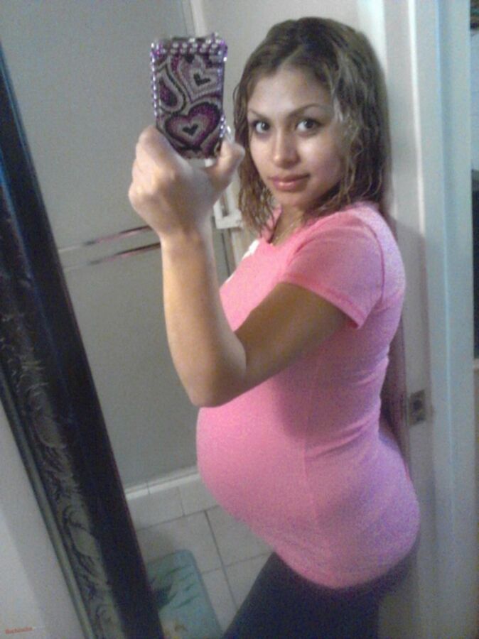 Free porn pics of selfshots of pregnant ladies and teens 7 of 77 pics