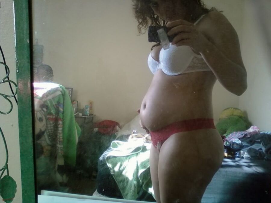 Free porn pics of selfshots of pregnant ladies and teens 19 of 77 pics