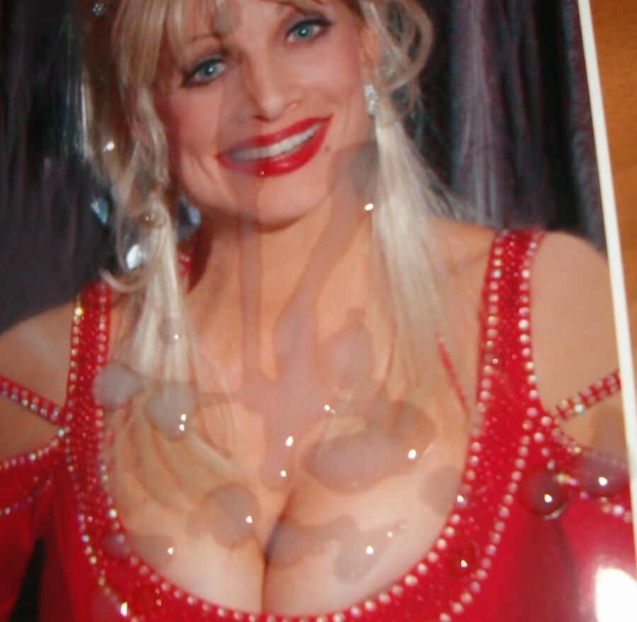 Free porn pics of Dolly Parton 5 of 8 pics