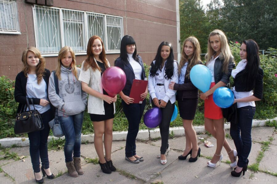 Russian schoolgirls - comments!!! 15 of 45 pics