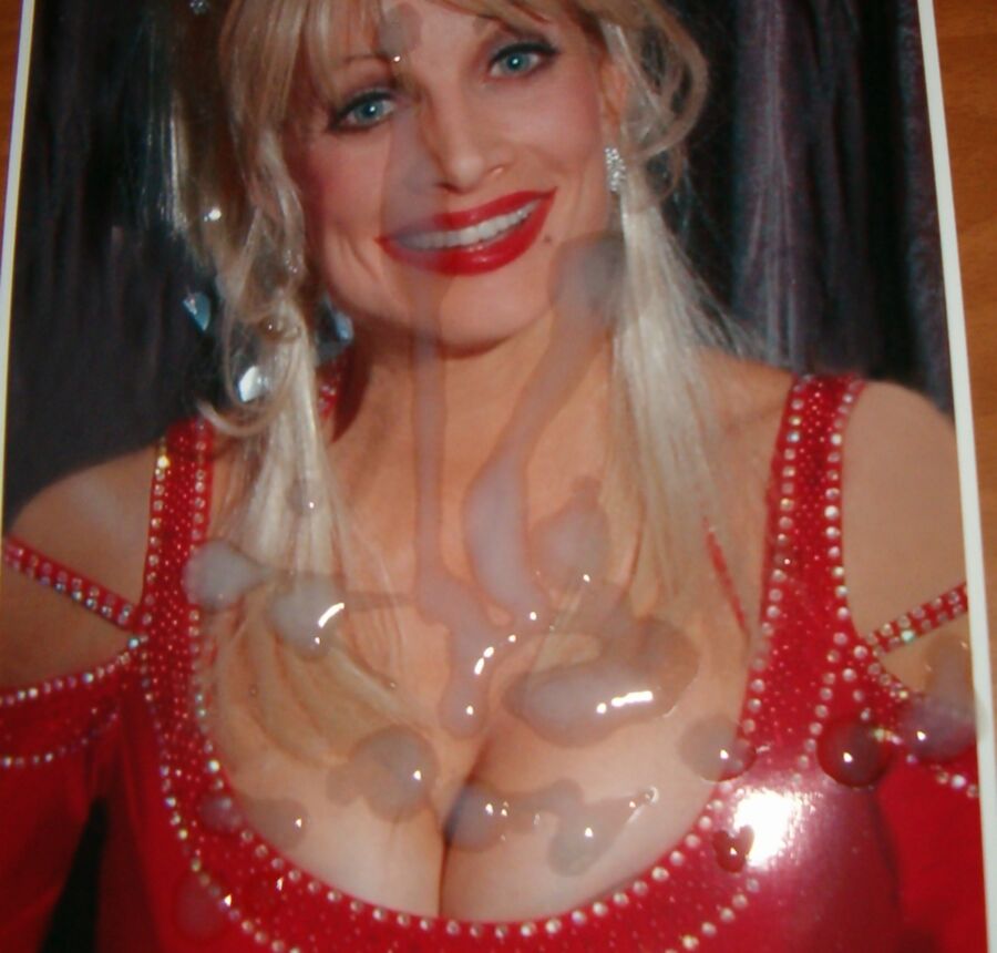 Free porn pics of Dolly Parton 3 of 8 pics