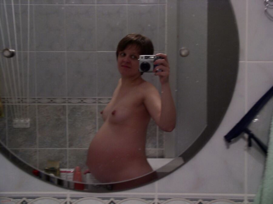 Free porn pics of selfshots of pregnant ladies and teens 15 of 77 pics