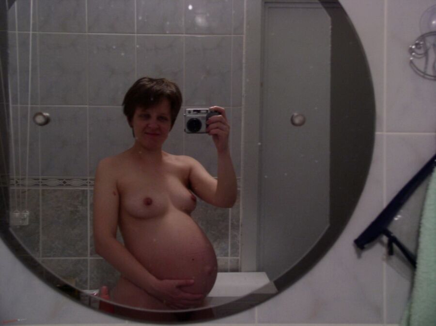 Free porn pics of selfshots of pregnant ladies and teens 18 of 77 pics