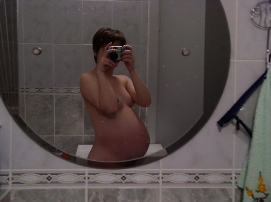 Free porn pics of selfshots of pregnant ladies and teens 13 of 77 pics
