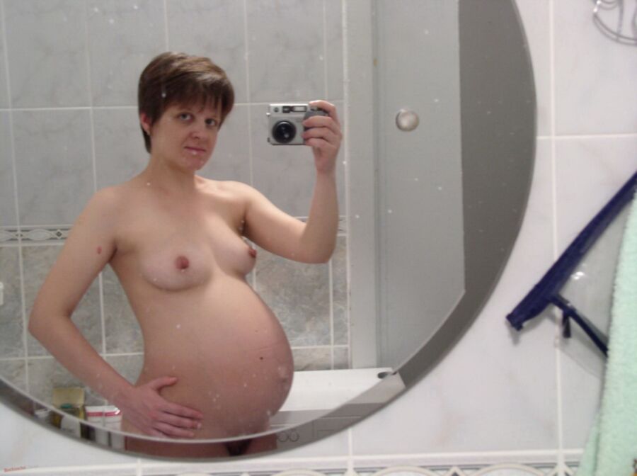 Free porn pics of selfshots of pregnant ladies and teens 9 of 77 pics