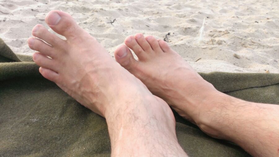 Free porn pics of his naked feet 5 of 32 pics