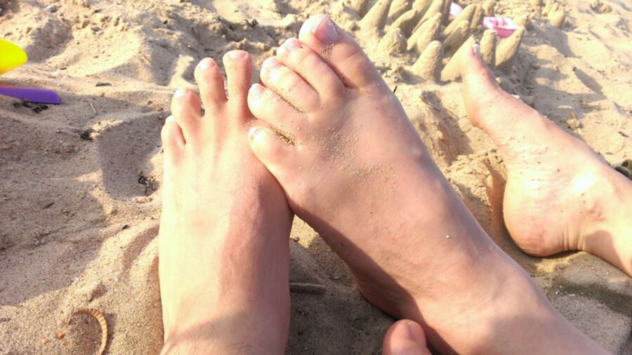 Free porn pics of his naked feet 7 of 32 pics