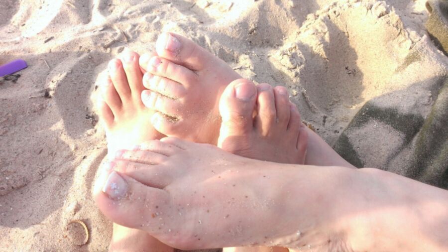 Free porn pics of his naked feet 8 of 32 pics