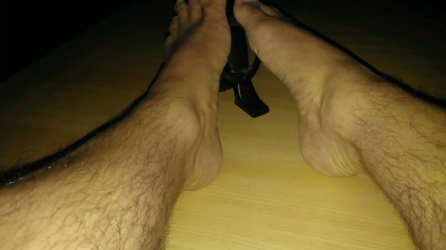 Free porn pics of his naked feet 11 of 32 pics