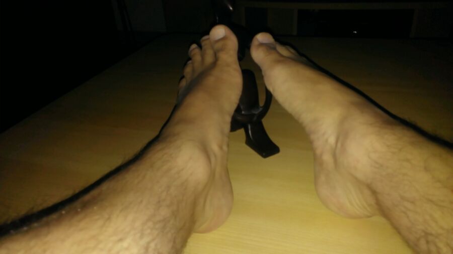 Free porn pics of his naked feet 12 of 32 pics