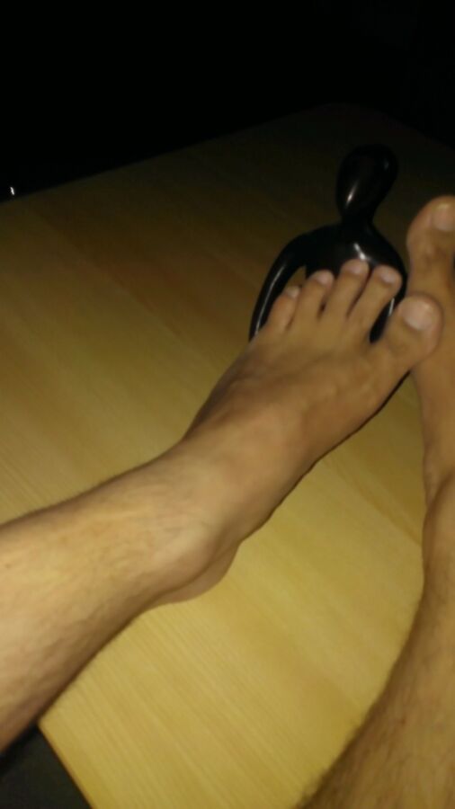 Free porn pics of his naked feet 1 of 32 pics