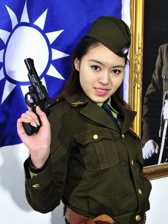 CHINESE MILITARY COSPLAY  5 of 20 pics