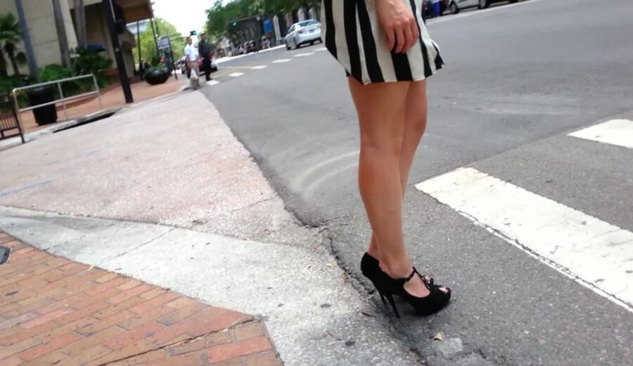 Free porn pics of Damn sexy downtown legs! 16 of 21 pics