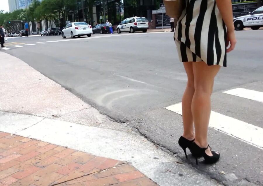 Free porn pics of Damn sexy downtown legs! 17 of 21 pics