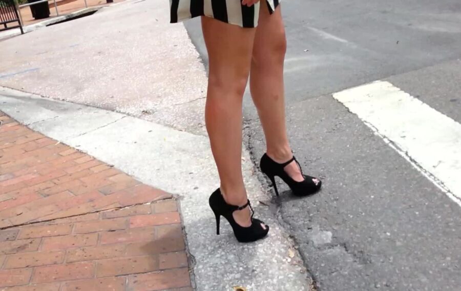 Free porn pics of Damn sexy downtown legs! 10 of 21 pics