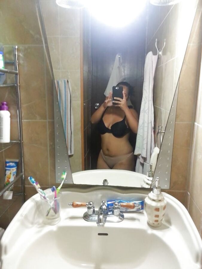 Latina Teen Exposing Tits 6 of 9 pics