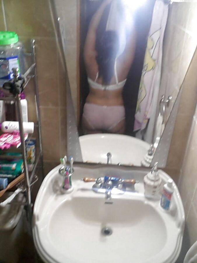 Latina Teen Exposing Tits 5 of 9 pics