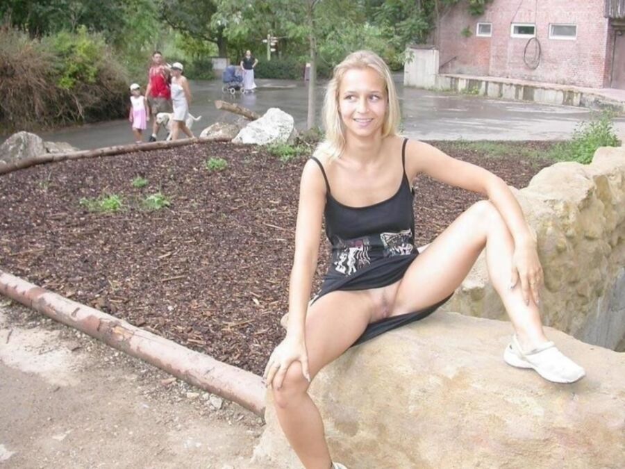 Free porn pics of Outdoors voyuer 15 of 89 pics