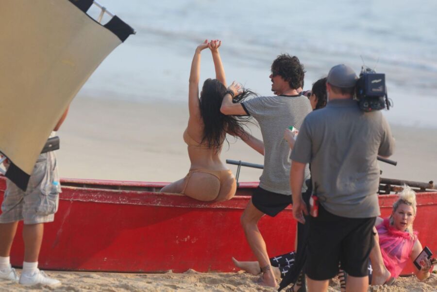 Kim Kardashian brings big ass to Thailand 8 of 31 pics