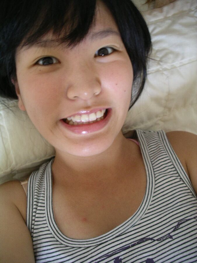 Super Cute Korean schoolgirl (non nude) 1 of 10 pics