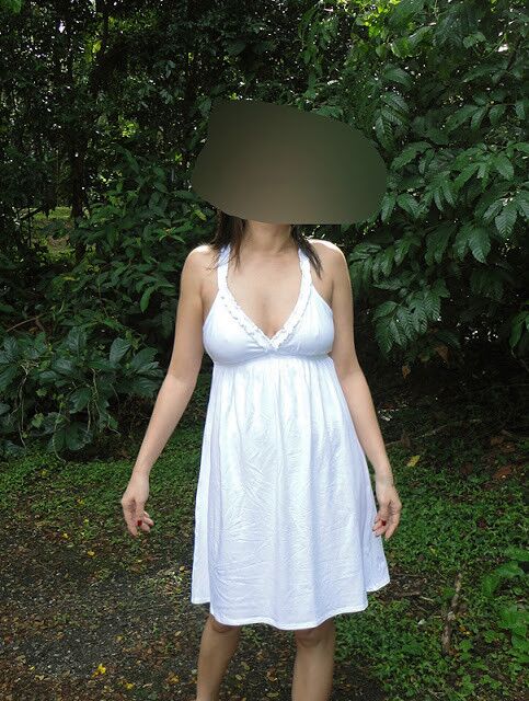 Malaysian Booblicious MILF In Public Park Exposing Herself In Pe 6 of 13 pics