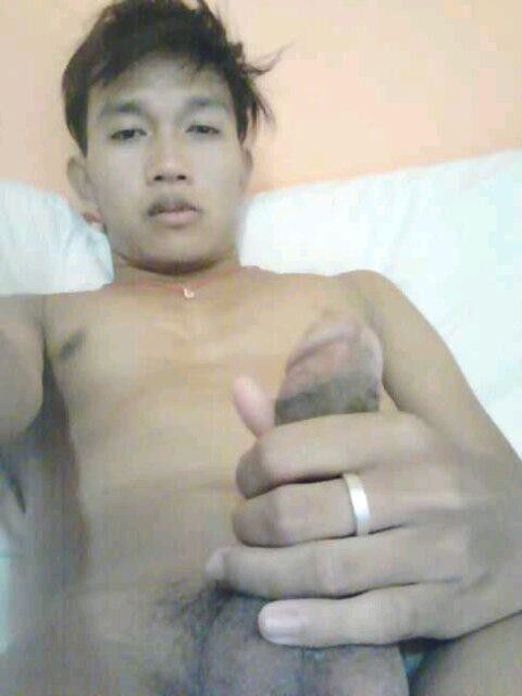Sexy Indonesian boy-Riki 18 of 18 pics