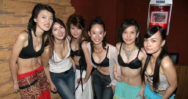 Chinese - Bra party ( Non nude ) 5 of 7 pics