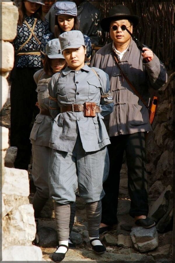 Captured Chinese female soldiers 8 of 32 pics