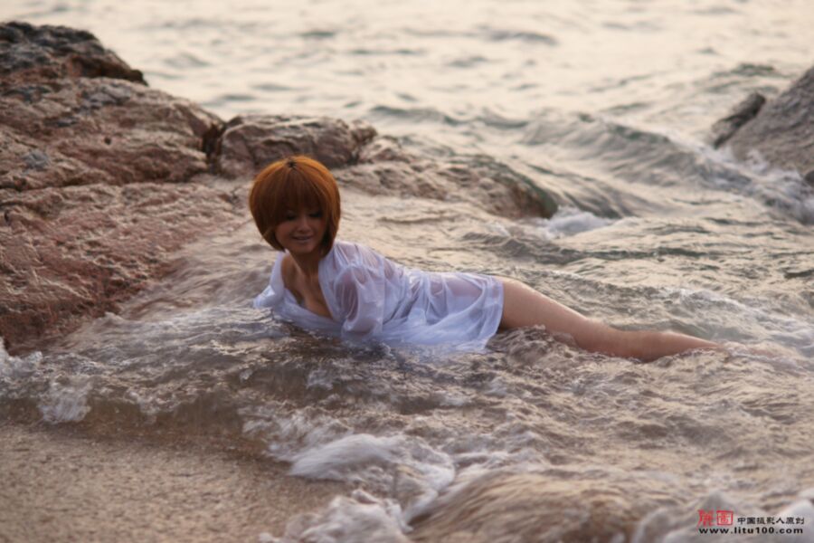 Chinese Beauties - Yumi H - Last Days of Summer 17 of 31 pics